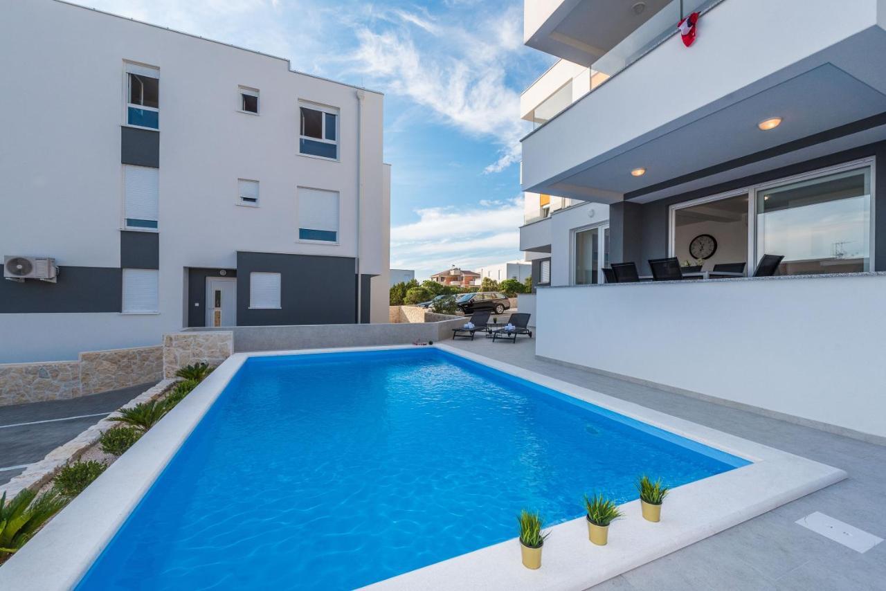 Pool Apartments Banta B 노바야 외부 사진