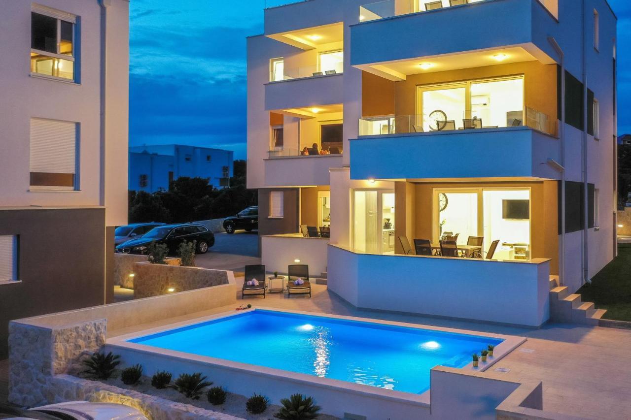 Pool Apartments Banta B 노바야 외부 사진